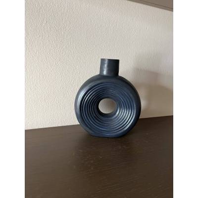 Στρογγυλό βάζο με γραμμές μοντέρνο διακοσμητικό