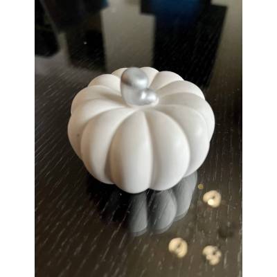 Χειροποίητη διακοσμητική κολοκύθα από σκόνη πορσελάνης