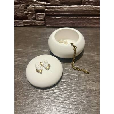 Χειροποίητο διακοσμητικό βαζάκι μακαρόν από σκόνη πορσελάνης με φιόγκο